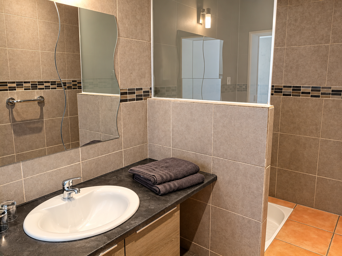 Salle de bain d'une chambre standard